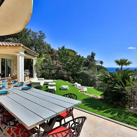 Hotel Azur, Amazing Sea Views, Heated Pool 4*